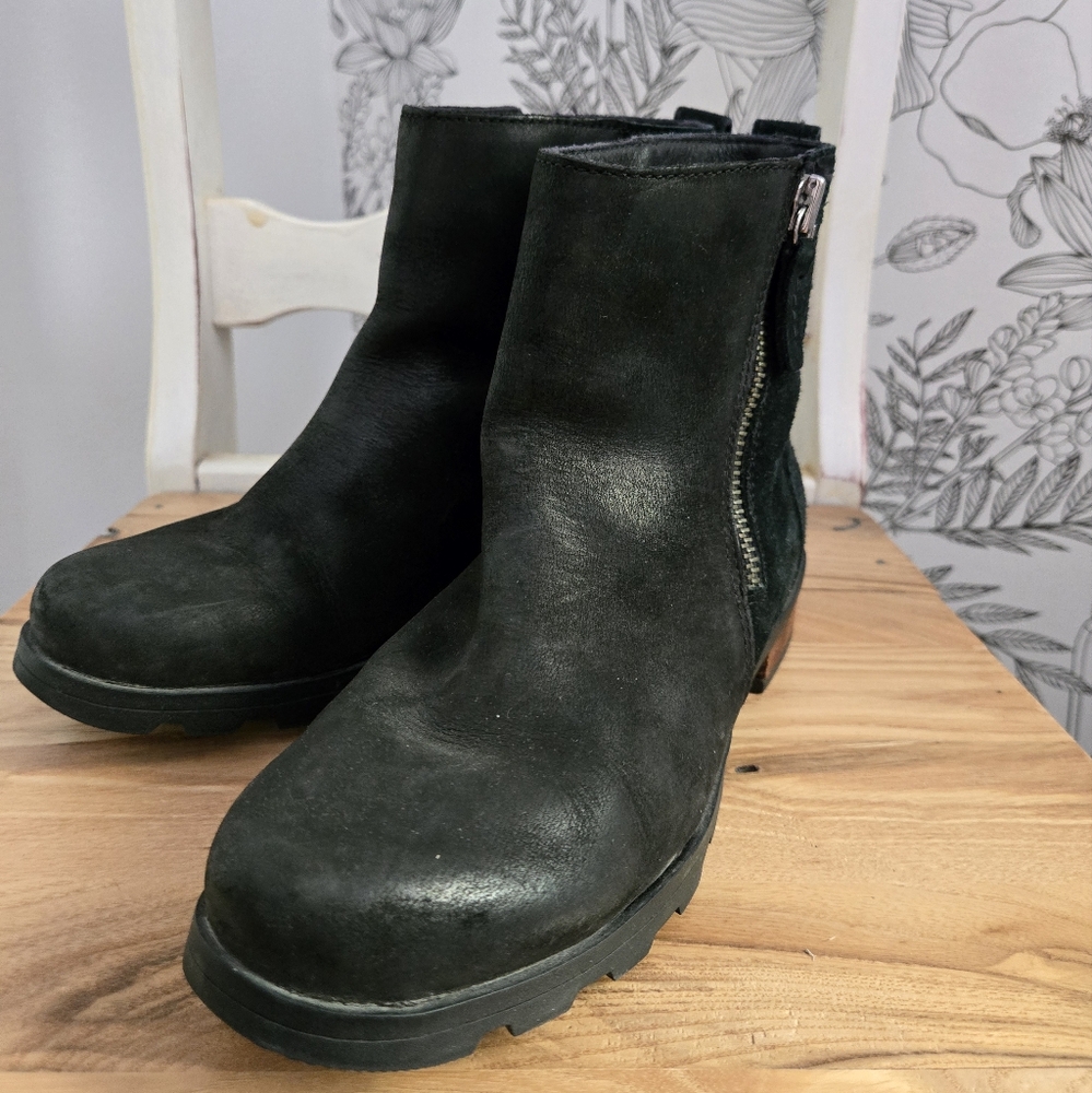 Sorel Black Leather Zip Ankle Boots Women’s 5.5